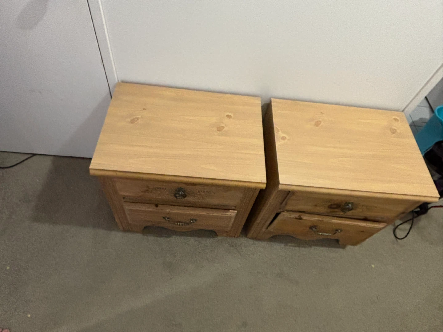 Set of 2 Wooden Nightstands