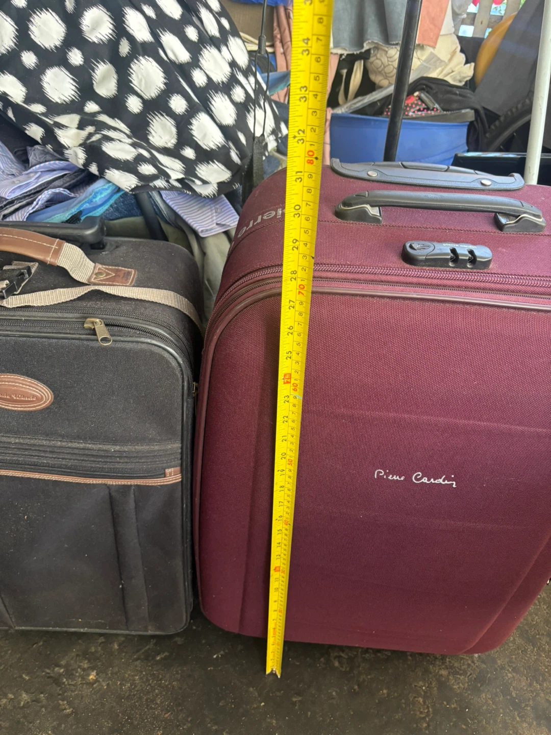 Suitcase 5 dollars each - photo 2