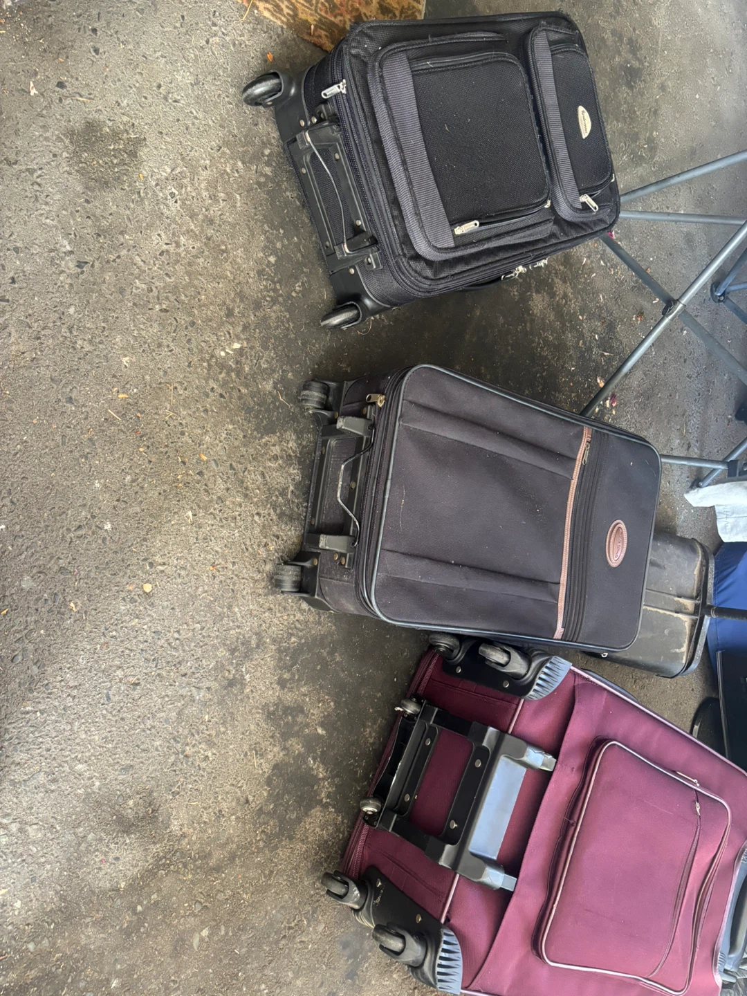 Suitcase 5 dollars each - photo 5