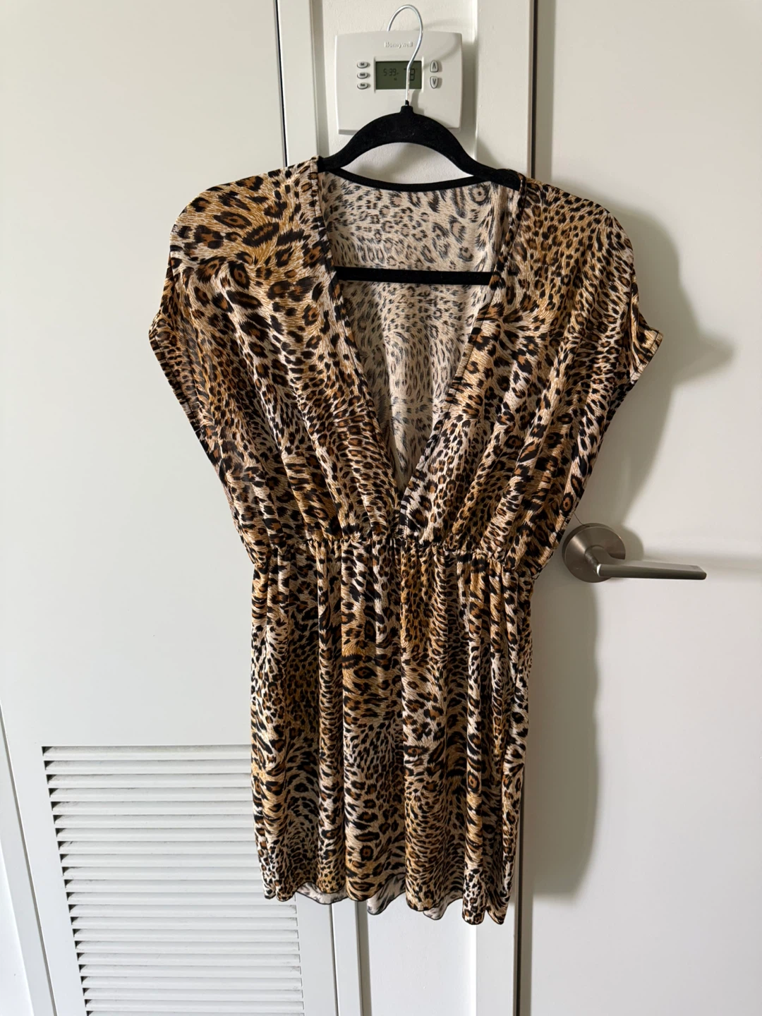 Women's Leopard Print V-Neck Mini Dress size L - photo 2