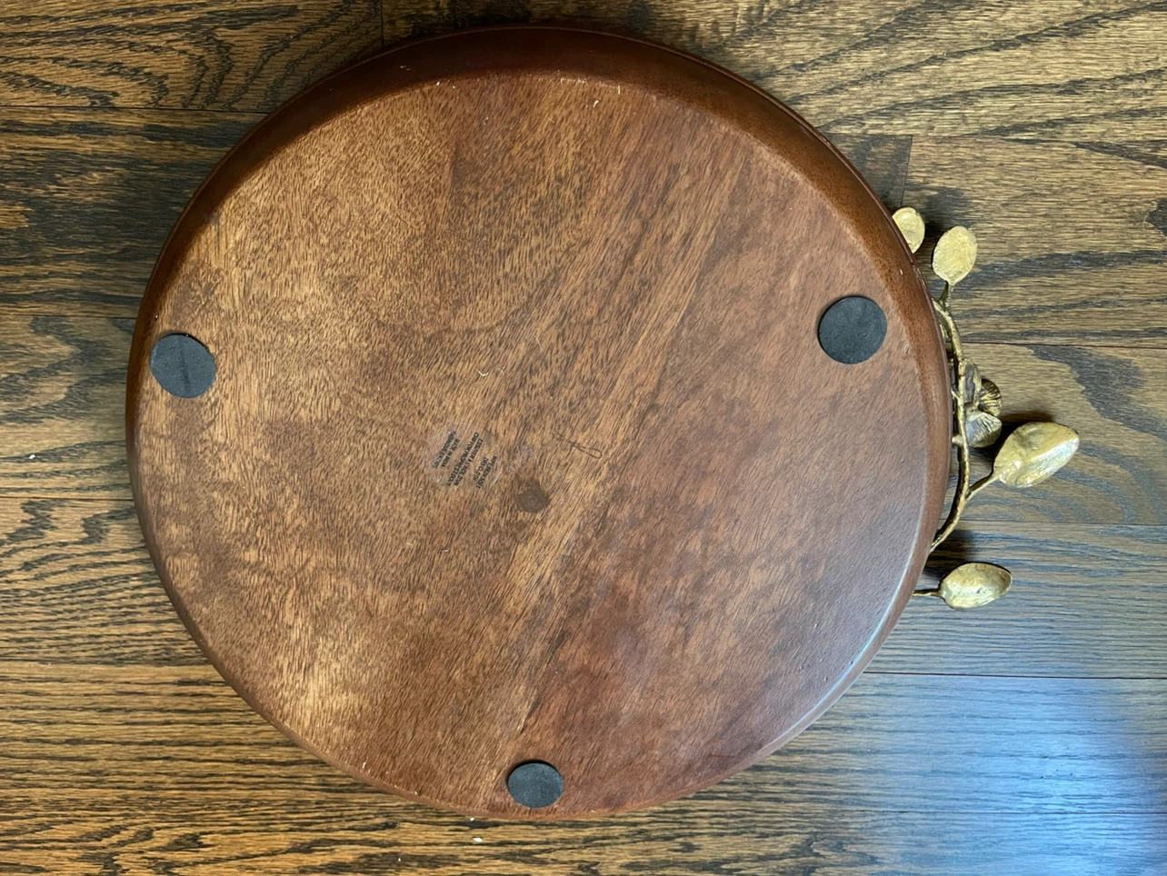 Wooden serving tray with decorative branch accent - photo 2