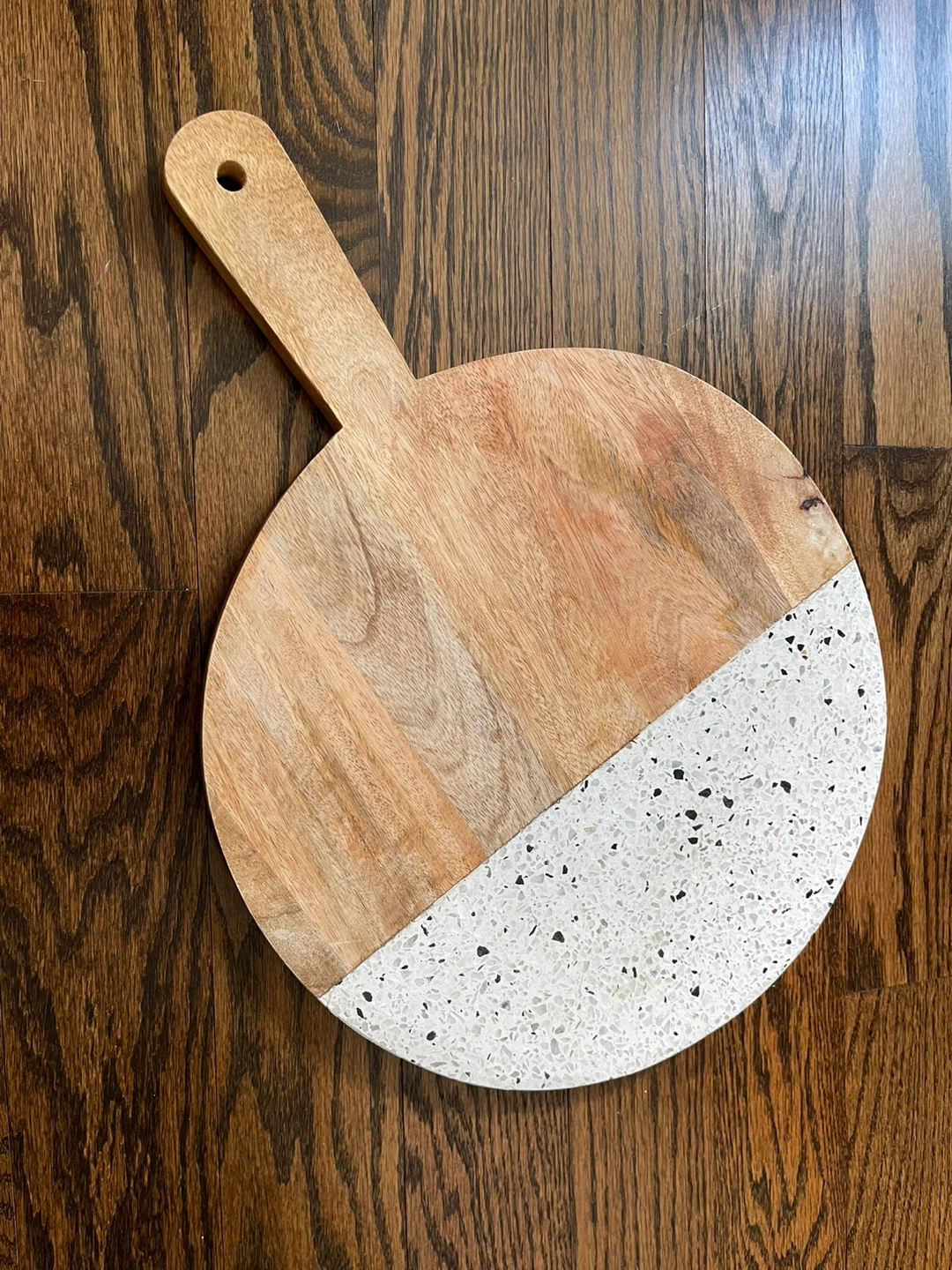 Round Cutting Board with Handle