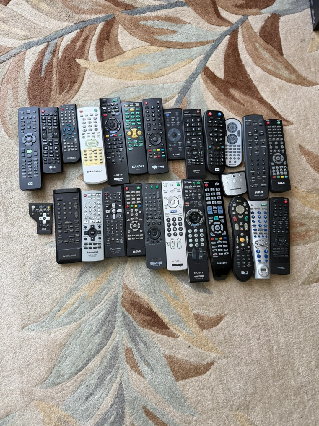 REMOTE CONTROL LOT – TV, DVD, MEDIA & PC DEVICES