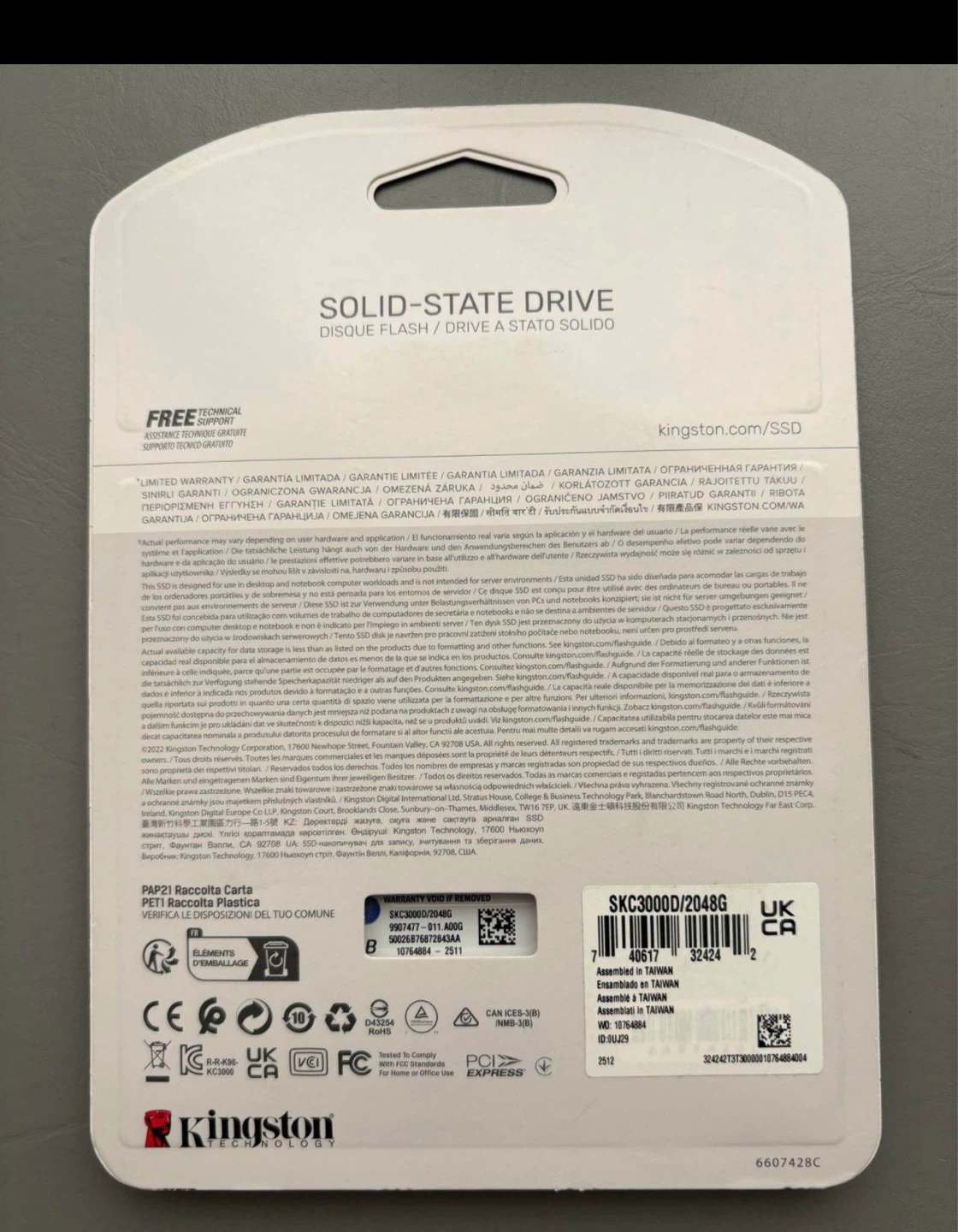 Kingston KC3000 PCIe 4.0 NVMe M.2 SSD - 2048GB - photo 2