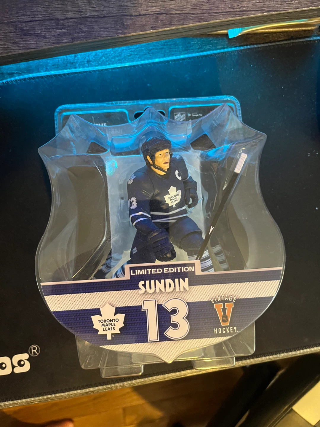 Toronto Maple Leafs Sundin #13 Limited Edition Figurine - photo 2