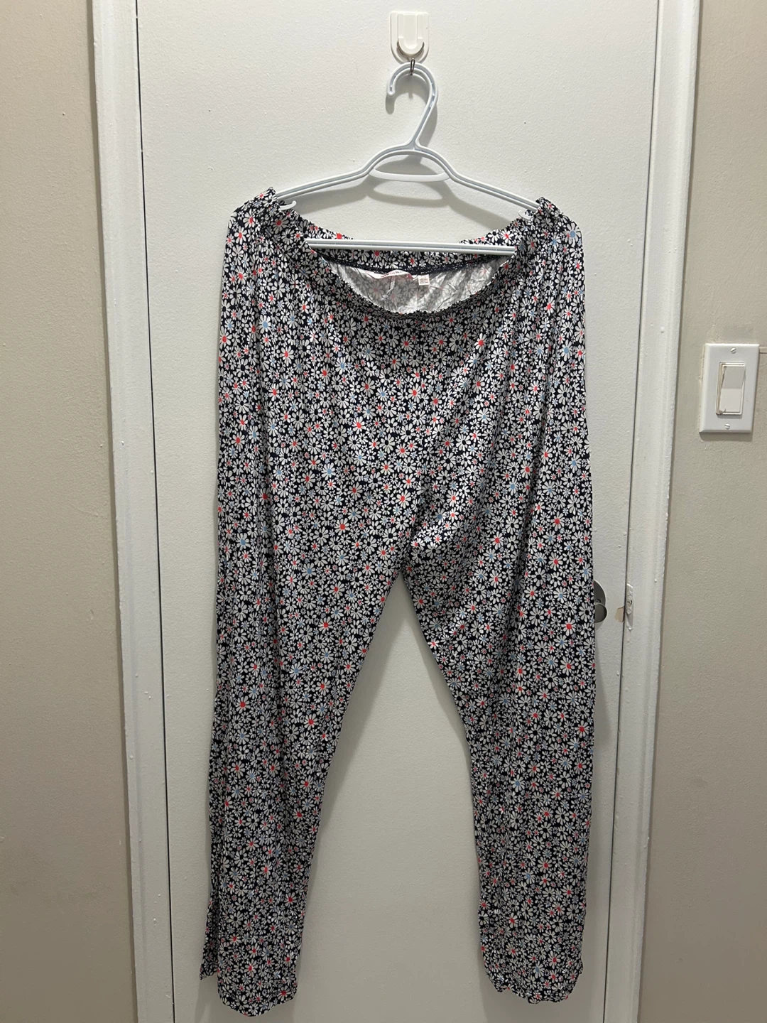 Brand New la Vie en Rose Pajama Set - photo 3