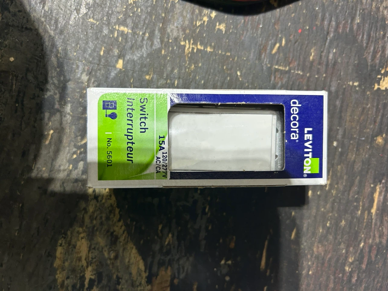 Leviton Decora 15A AC/CA Light Switch No. 5601