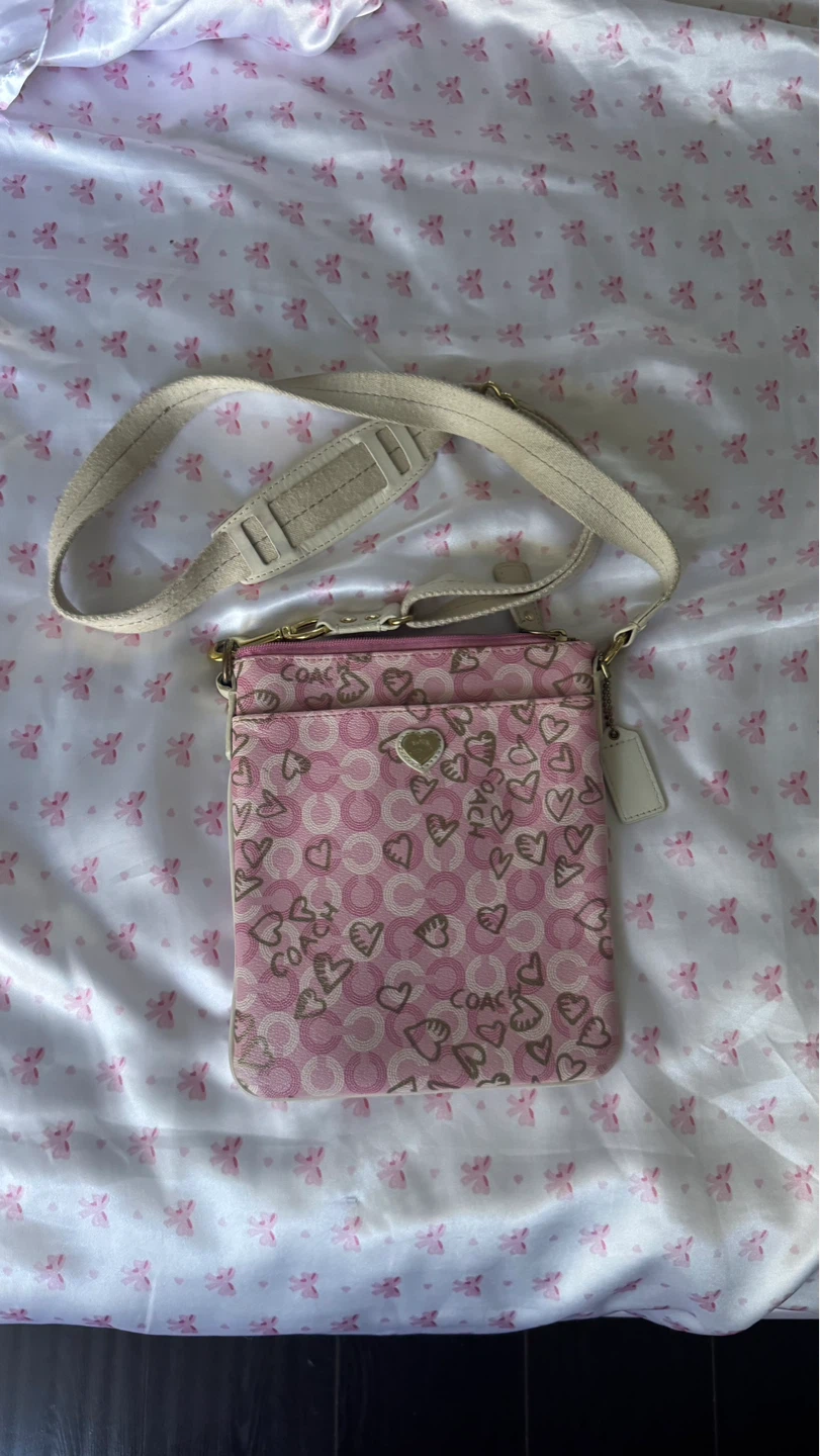 Y2K Coach Pink Heart Print Crossbody Bag - photo 2