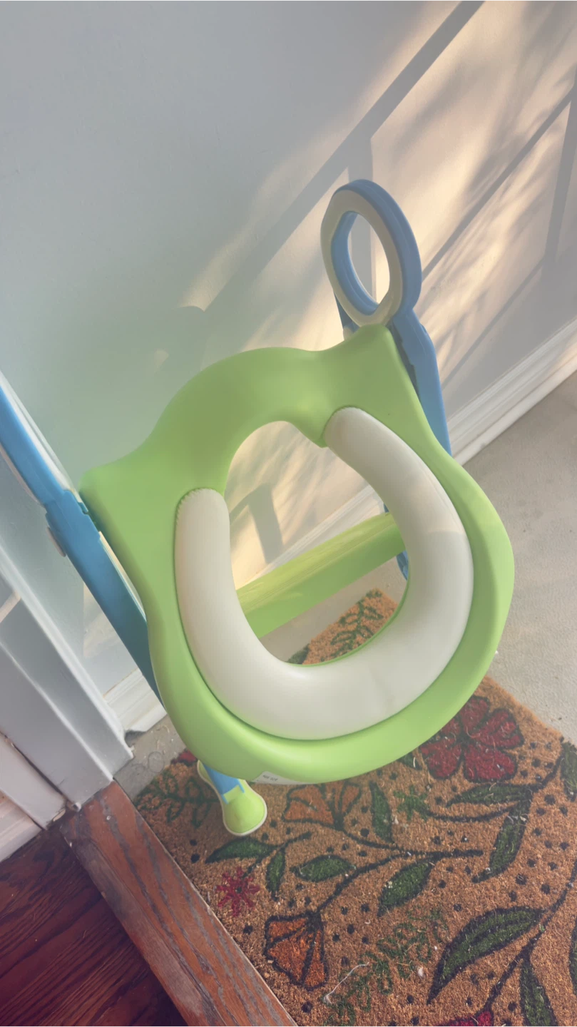 Potty Training Seat with Handles and adjustable step - photo 2