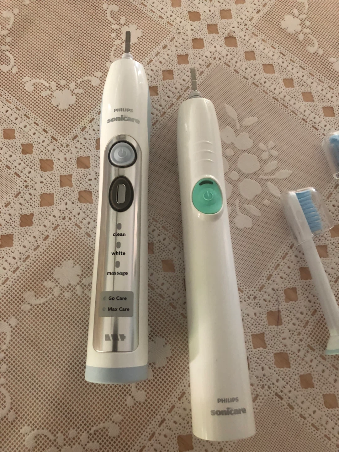Philips Sonicare Electric Toothbrush Set with Charger and Heads - photo 3