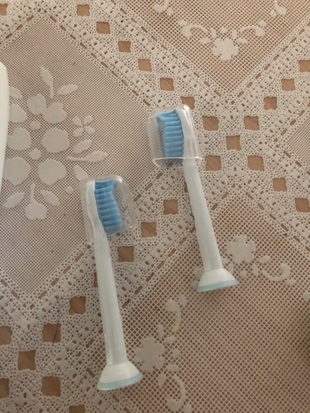 Philips Sonicare Electric Toothbrush Set with Charger and Heads - photo 4