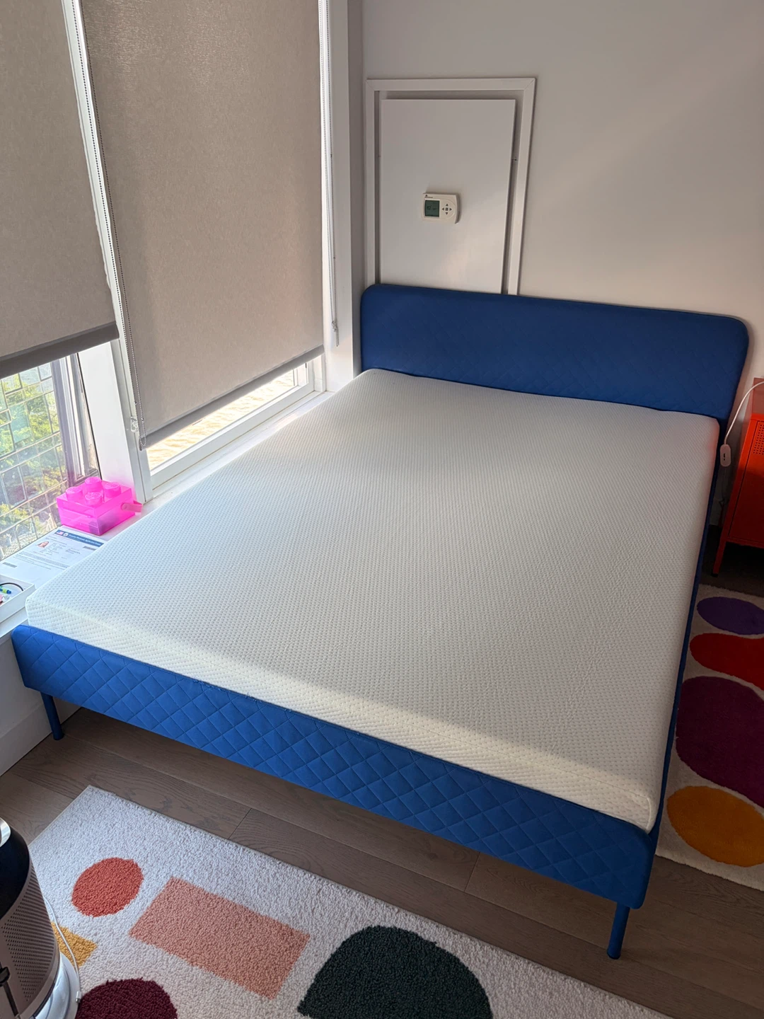 Queen Bed & Zinus Mattress – Excellent Condition – Moving Sale