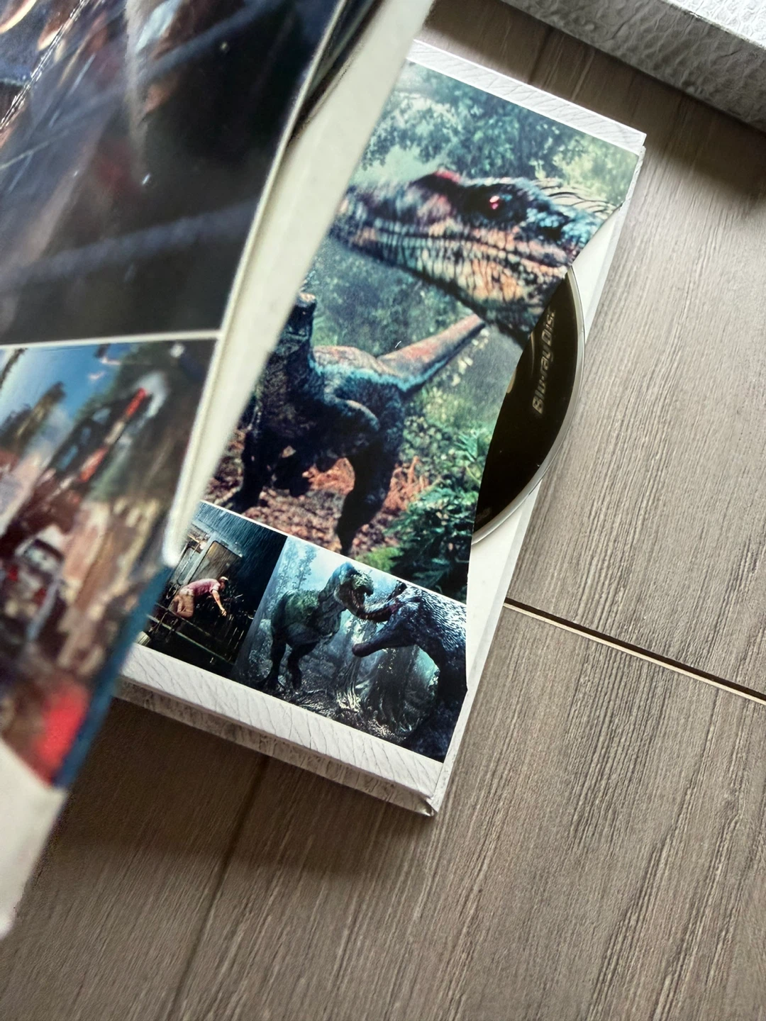 Jurassic Park Collection Blu-Ray Disc Set - photo 4