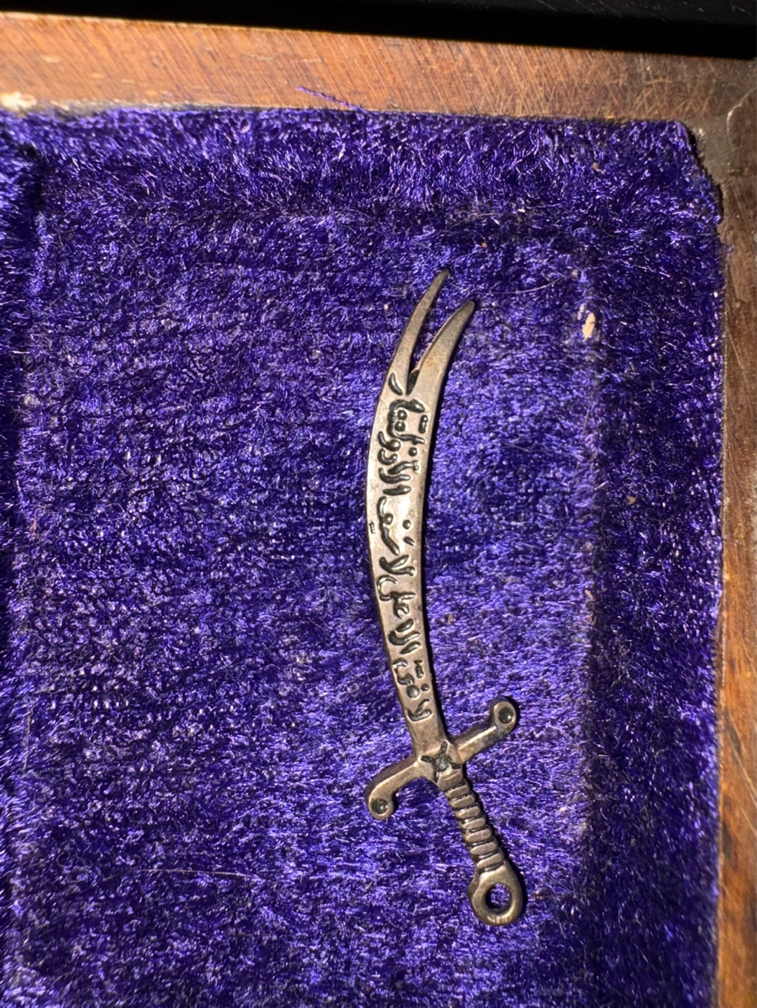 Assorted Lapel Pins Set - photo 3