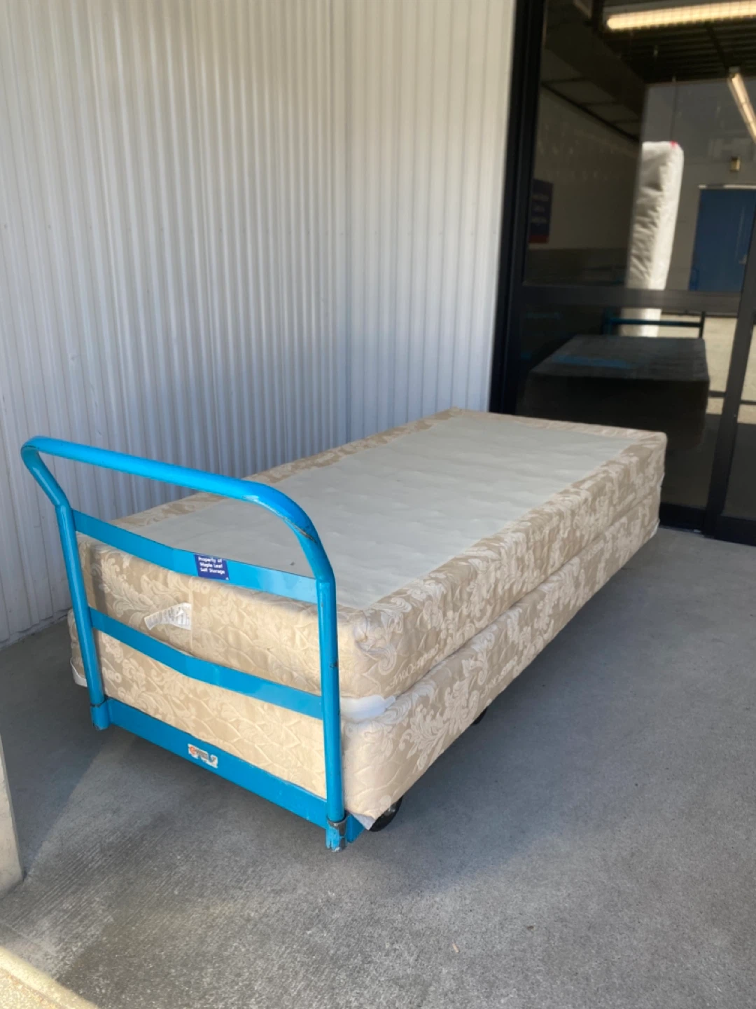 King size bed with box spring and bed frame - photo 4
