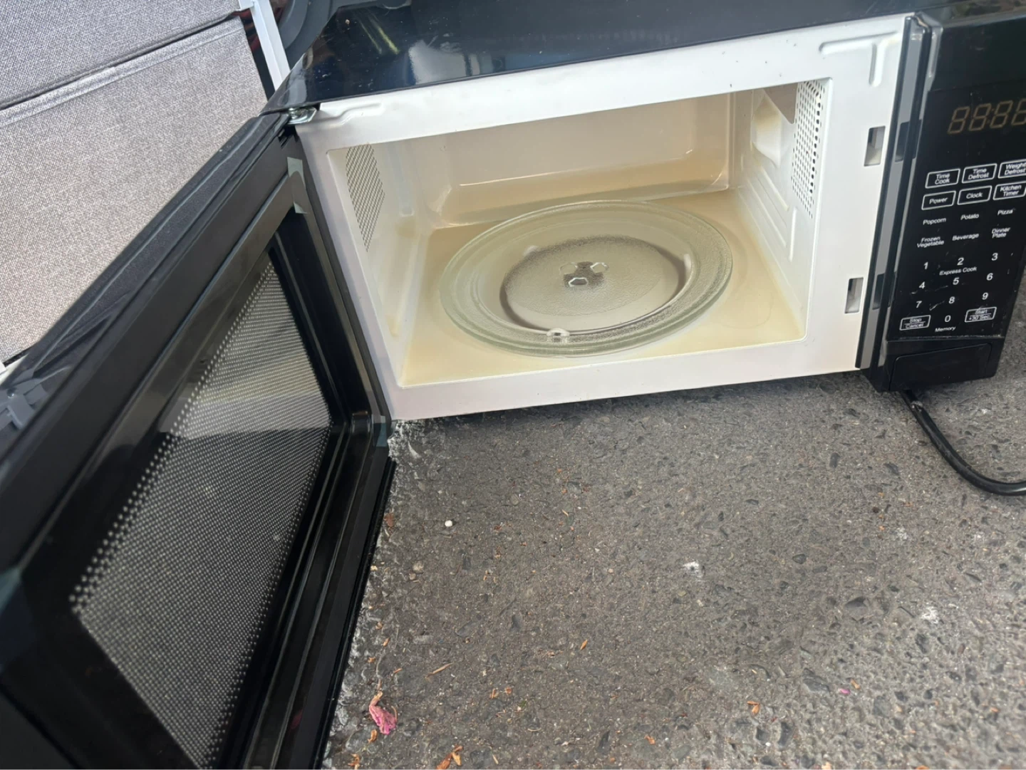 Microwave - photo 3