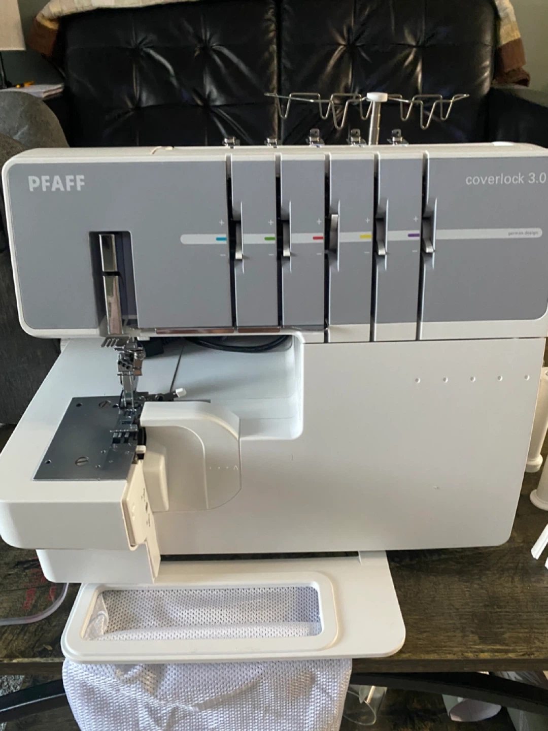 Pfaff Coverlock 3.0 Serger Sewing Machine - photo 4