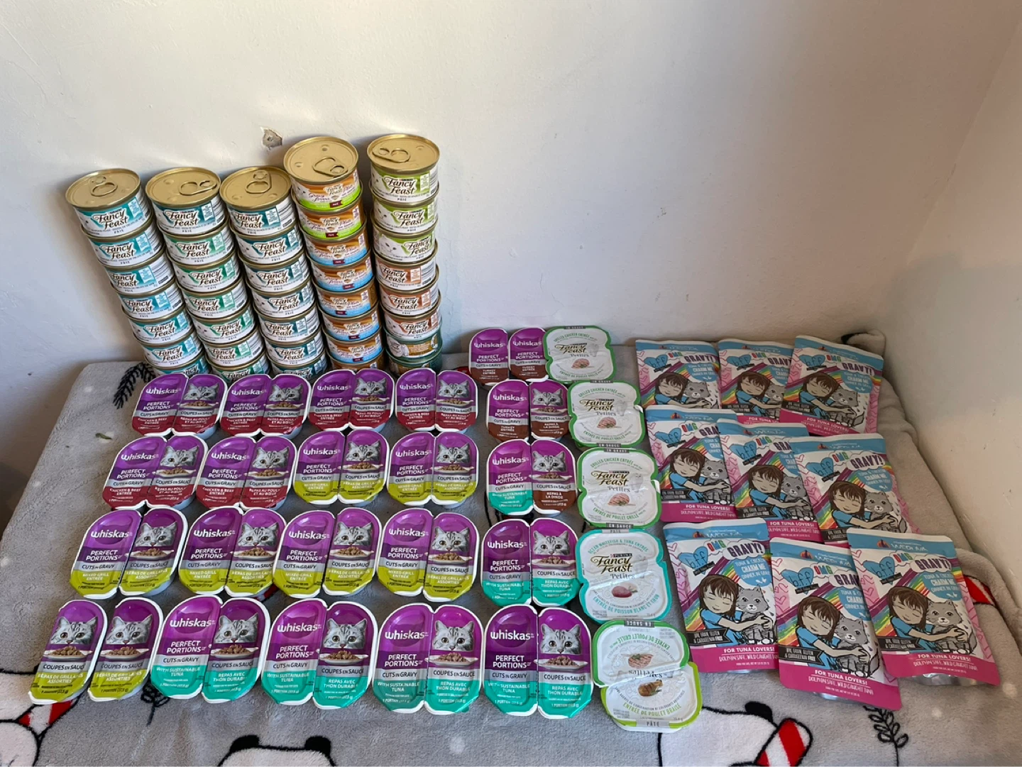 Huge Wet Cat Food Lot