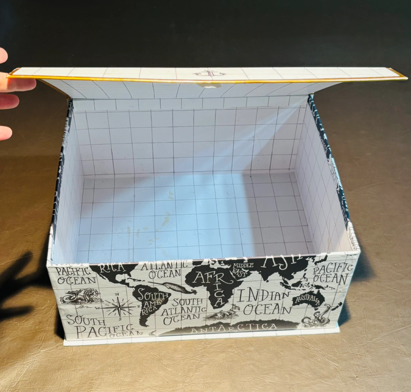 World Map Storage Box - photo 2