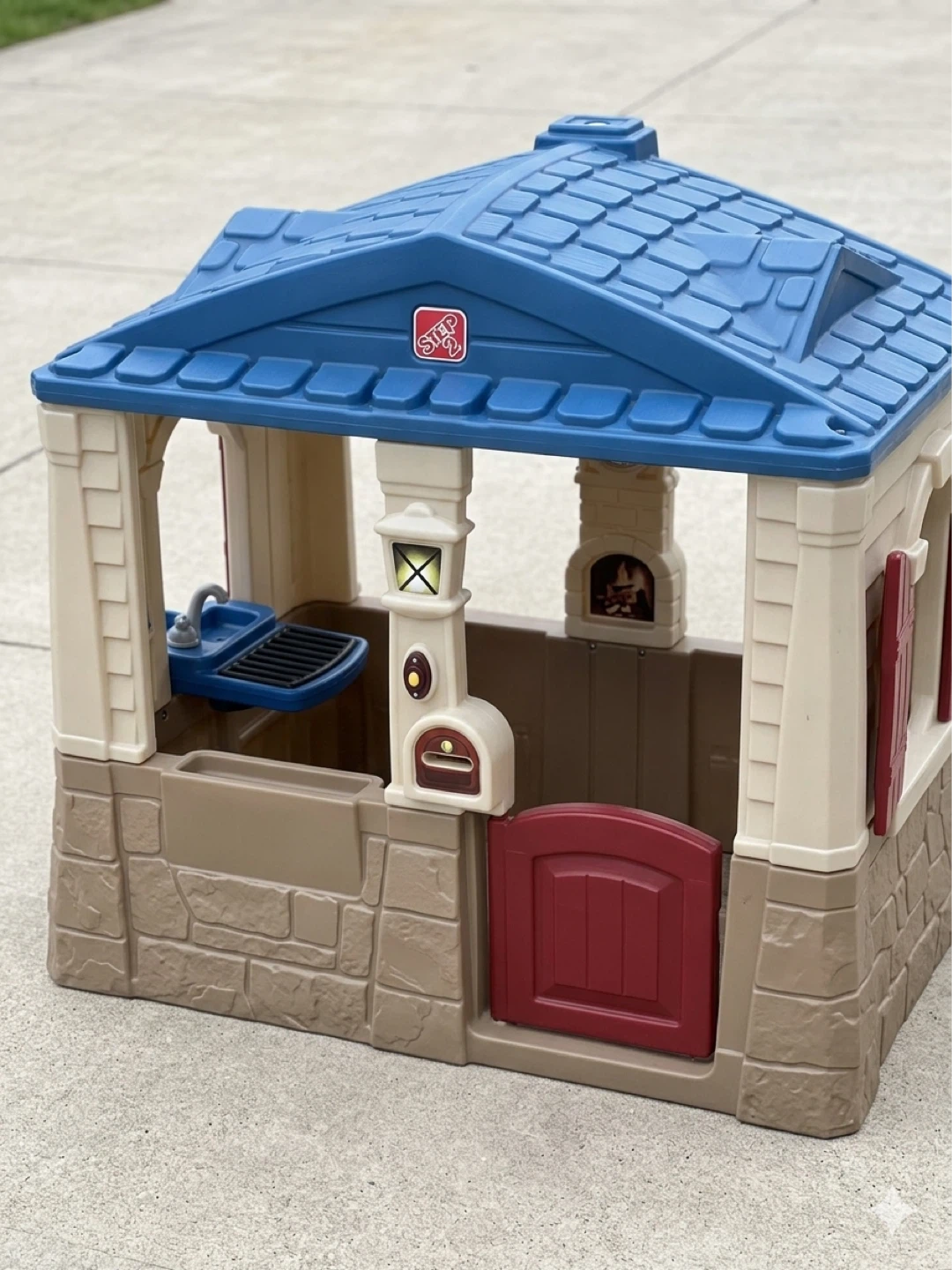 Step2 Neighborhood Fun Center Playhouse