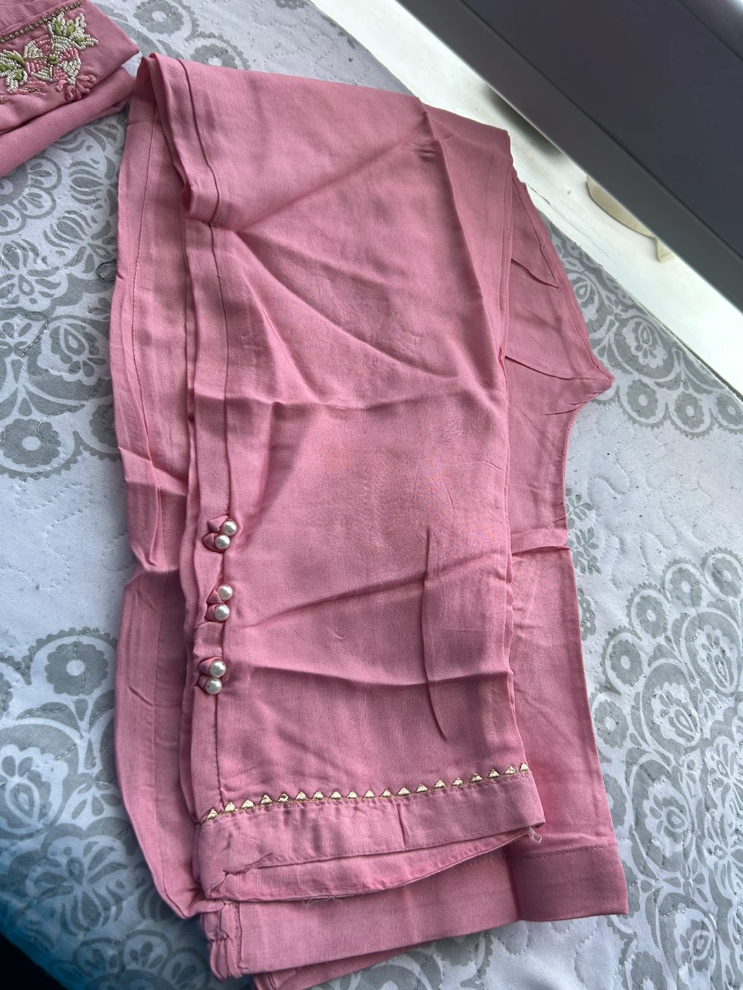 Pink embroidered Kurti with Pants and dupatta - photo 5