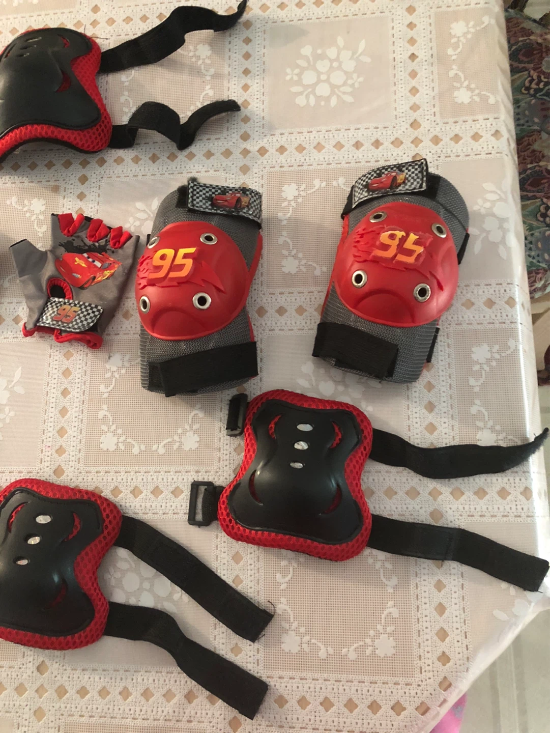 Lightning McQueen Protective Gear Set - photo 4