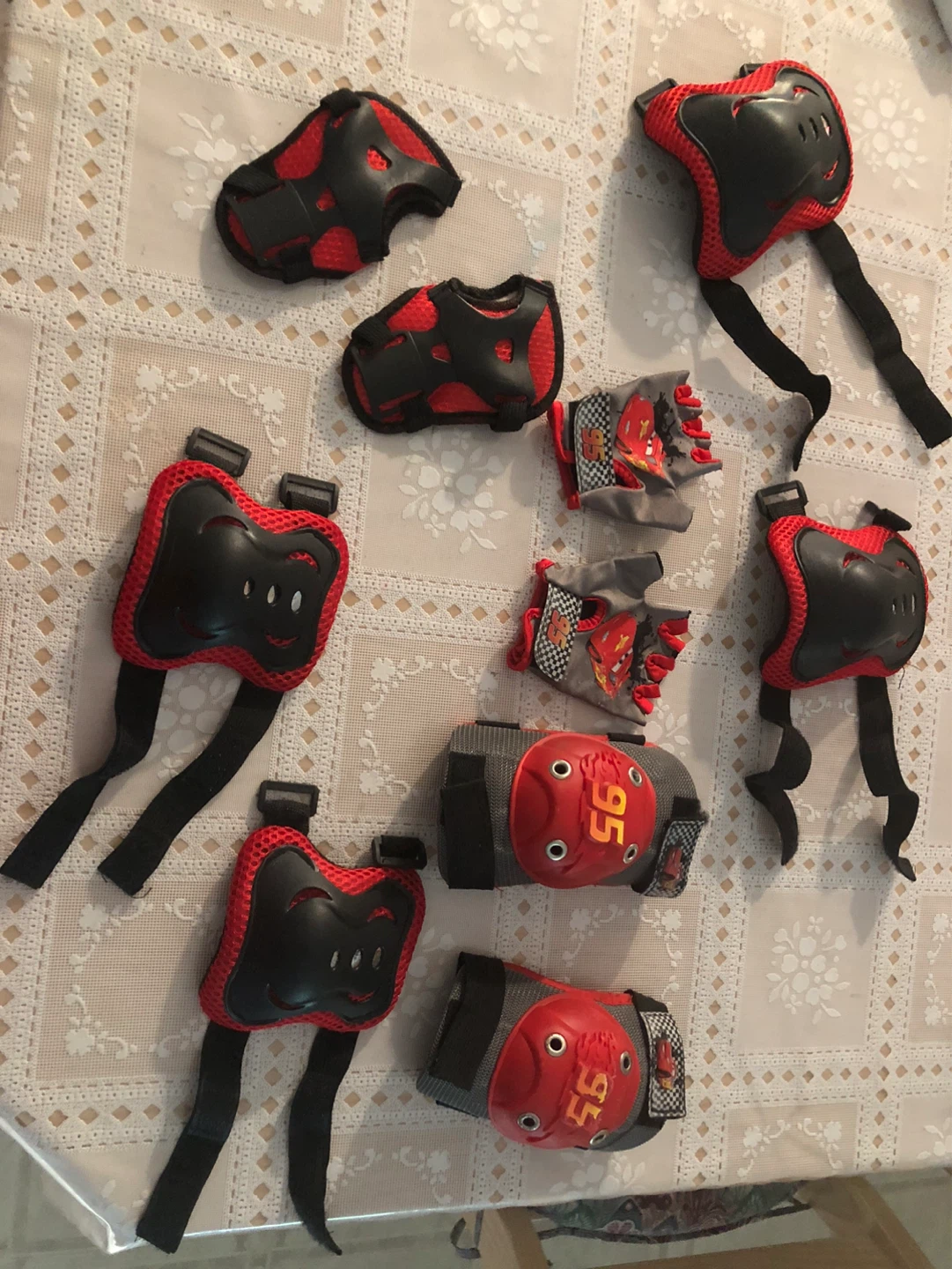 Lightning McQueen Protective Gear Set