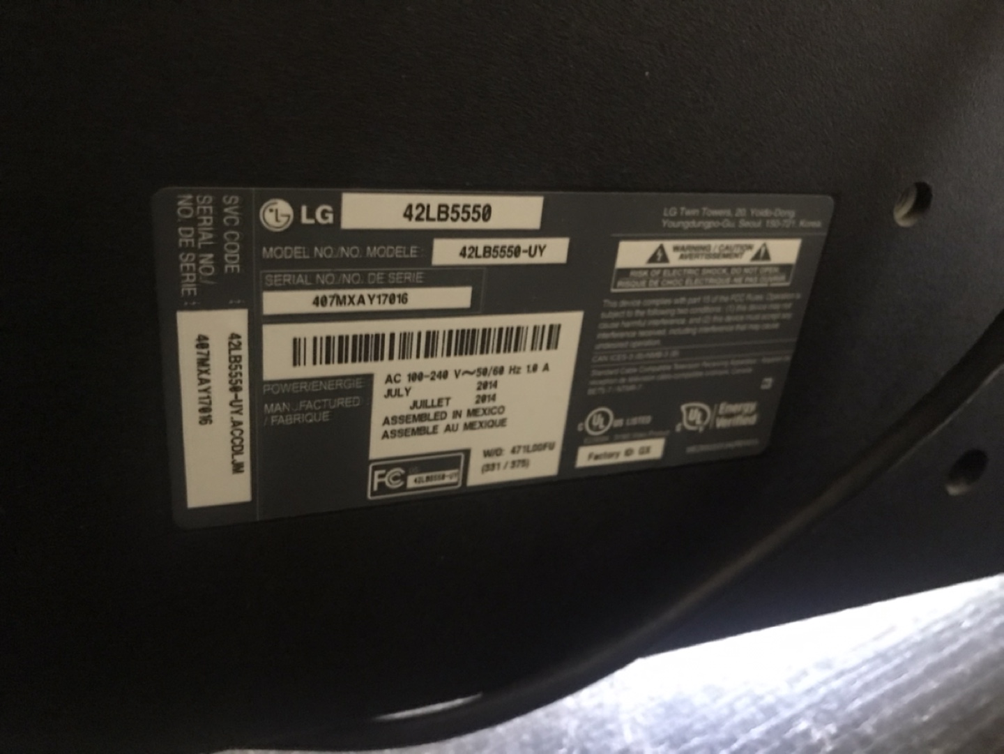 LG 42 inch LB5550-UY TV - No remote - photo 2