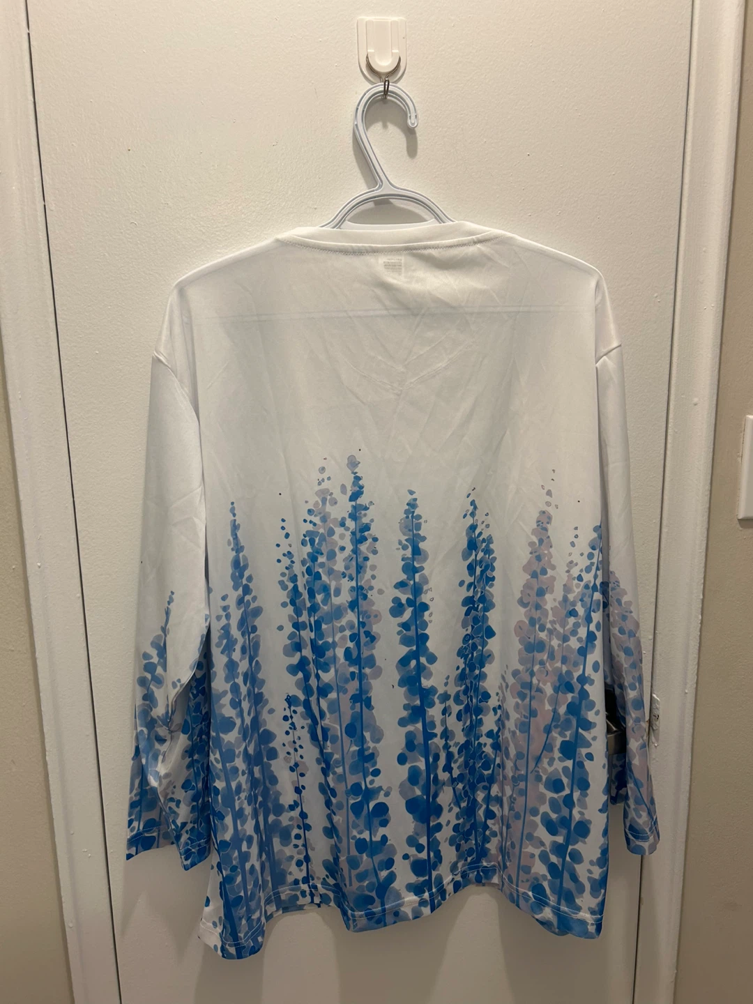 Brand New Floral Long Sleeve V-Neck Top - Size 3XL - photo 2