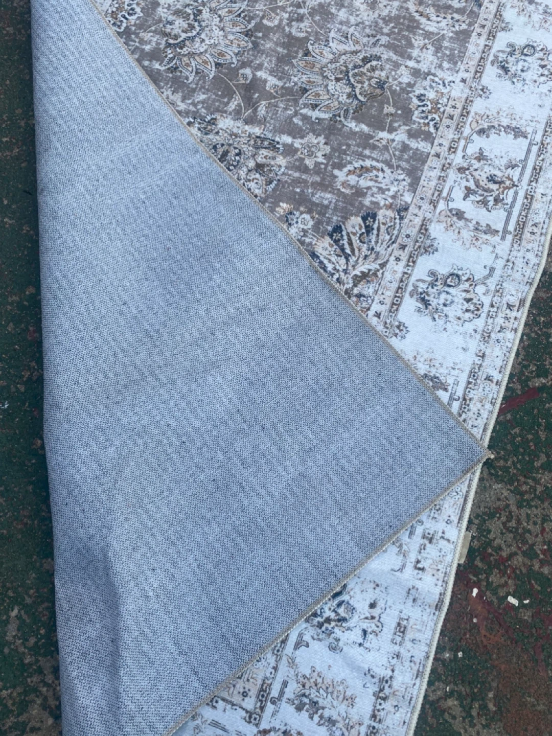 Runner Rug - Distressed Floral Pattern - photo 3