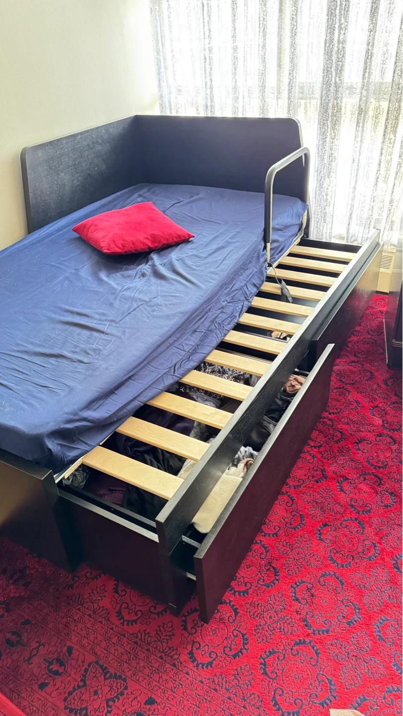 IKEA twin bed frame - photo 3