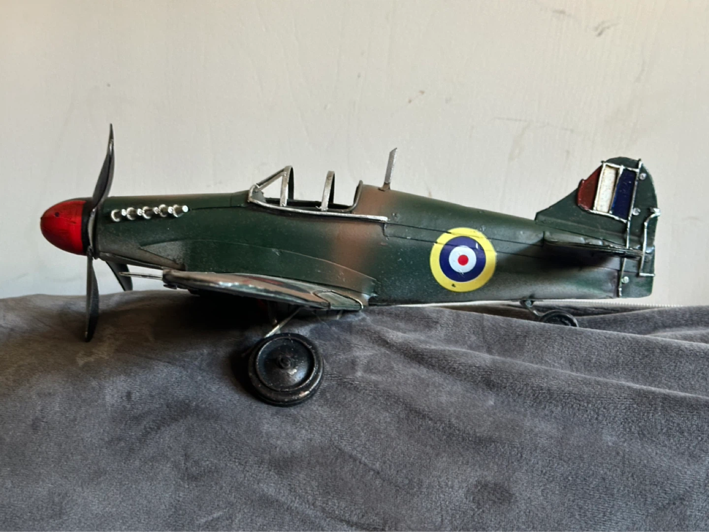 Vintage style metal airplane house decor - photo 3