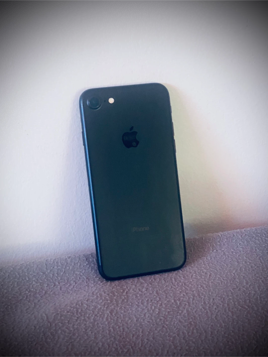 iPhone 7 - photo 2