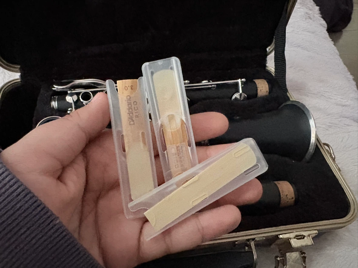 Selmer Clarinet with Case and Reeds - photo 4