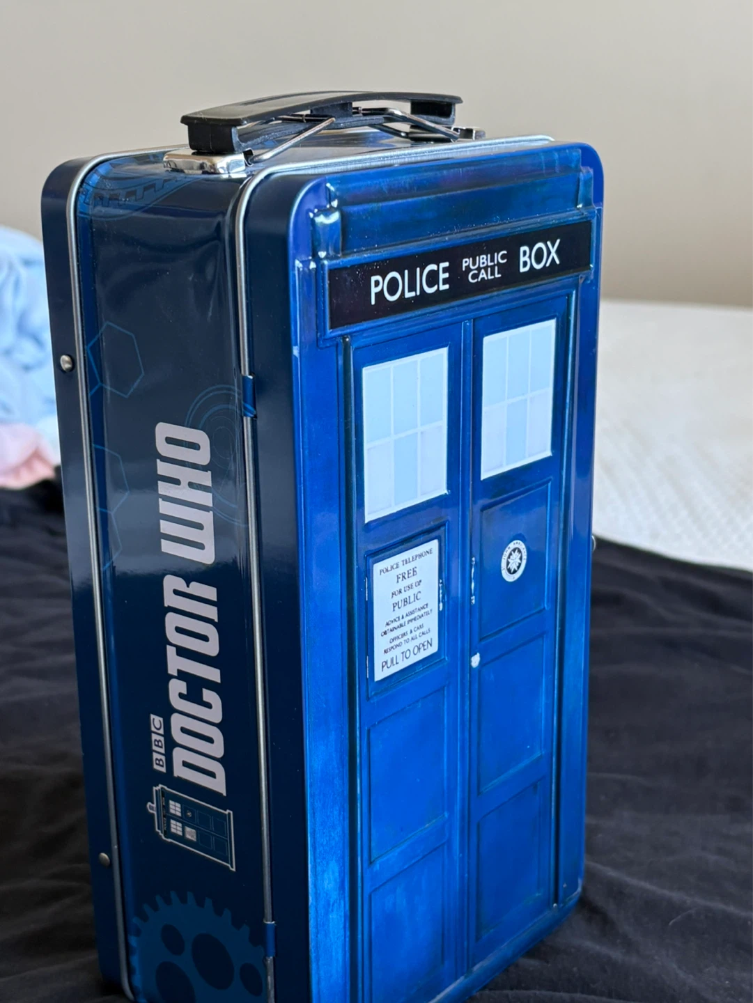 Doctor Who TARDIS Tin Box