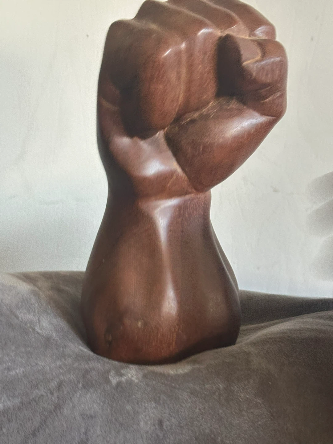 Clenched Fist Wood Carving From Cuba 2005 - photo 2