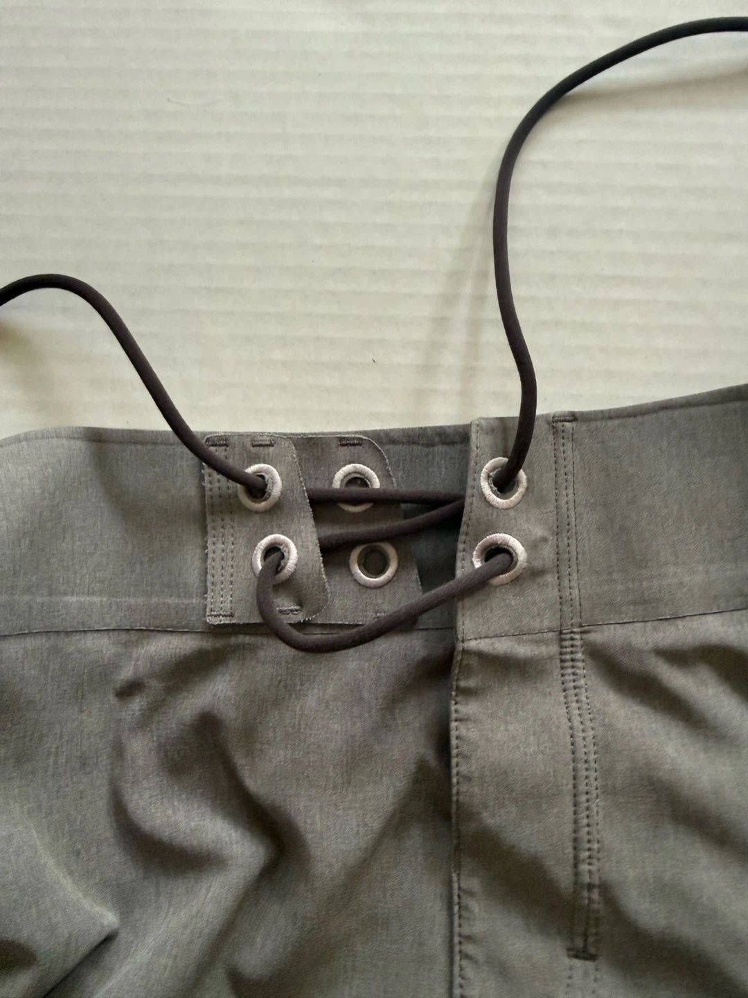 Lululemon Gray Board Shorts Size 32 - photo 3