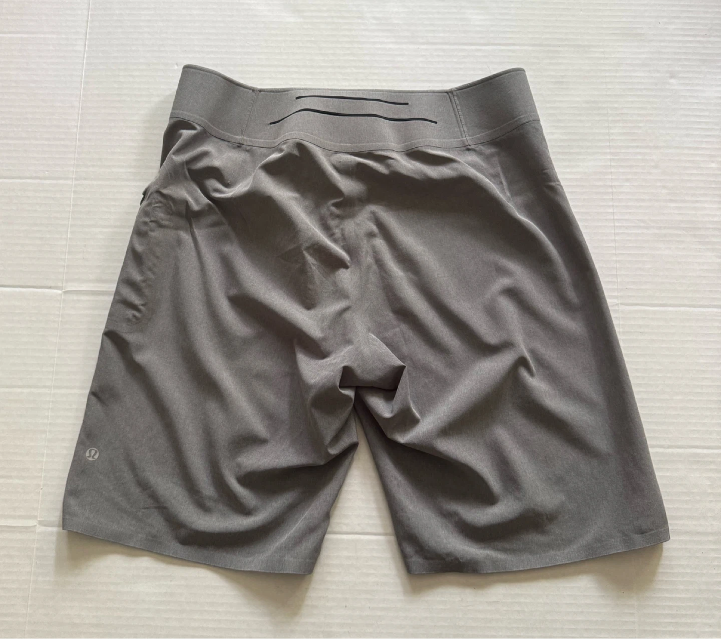Lululemon Gray Board Shorts Size 32 - photo 4