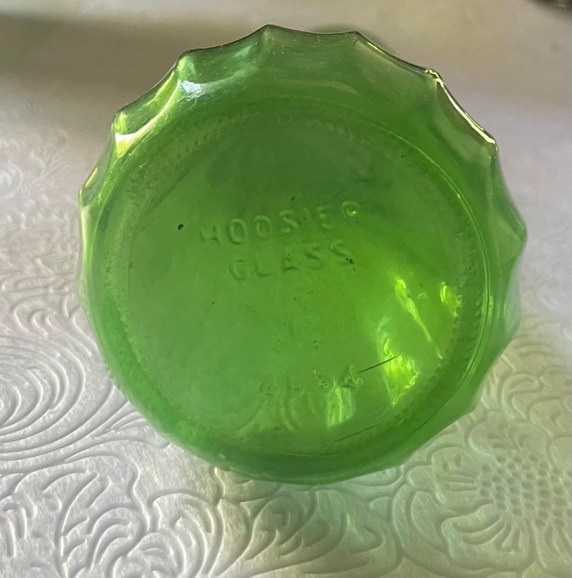 Stunning Vintage Hoosier Glass Green Swirl Bud Vase – 6” - photo 2