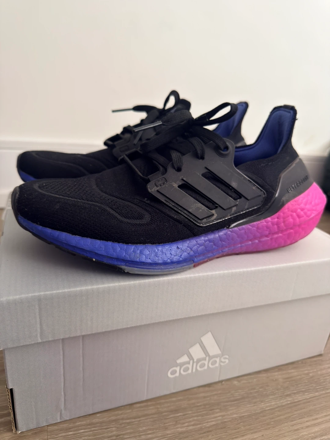 Adidas Ultraboost 22 Women’s Running Shoes – Size 7W US - photo 2