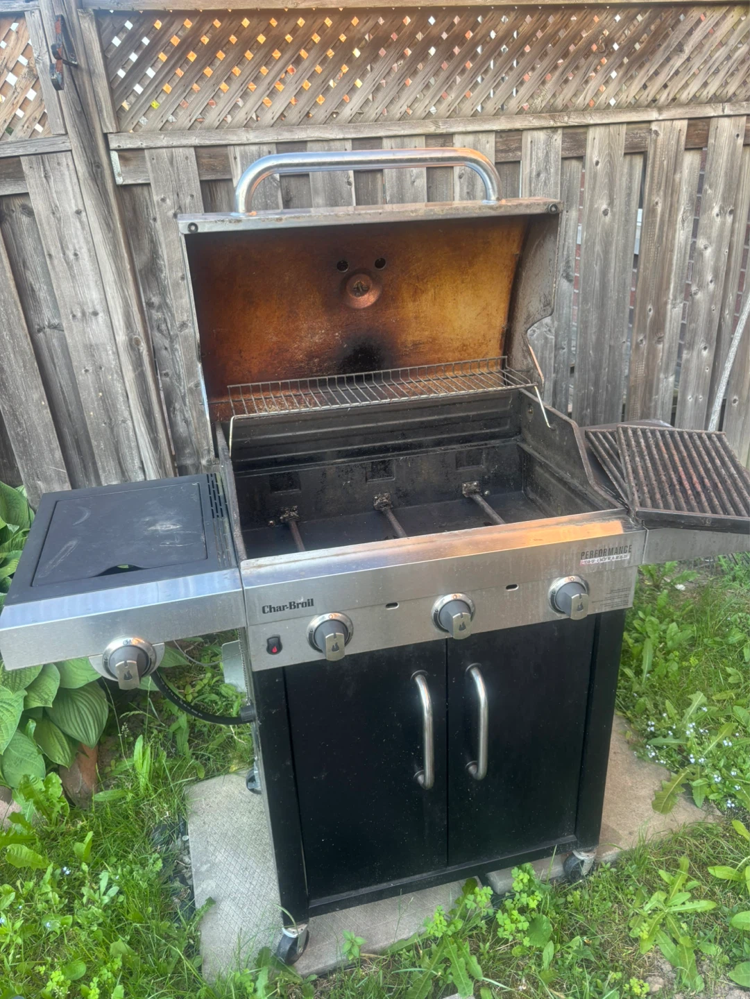 Char-Broil Gas Grill - photo 2