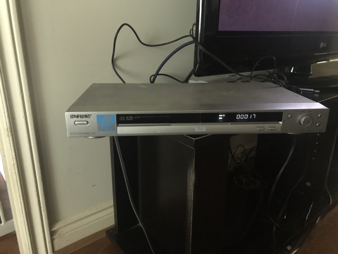 Sony DVD/CD Player - No Remote, No HDMI