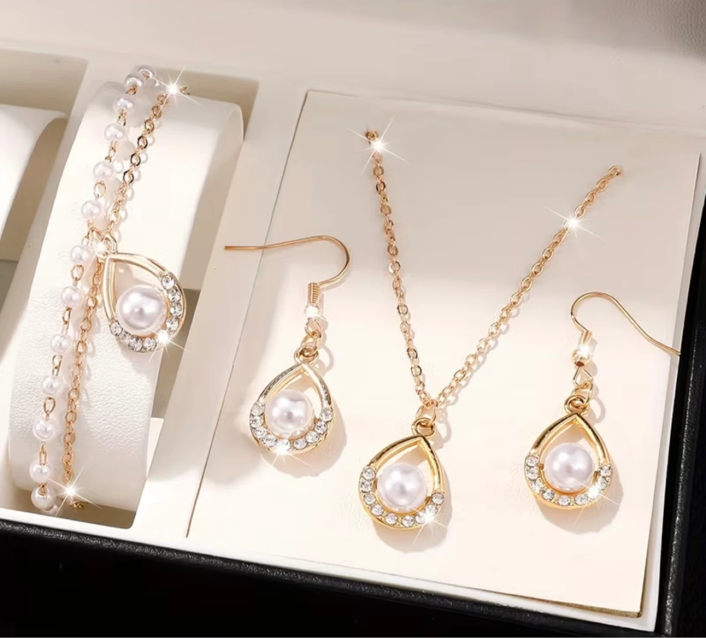 New Necklace, Bracelet & Earrings Set