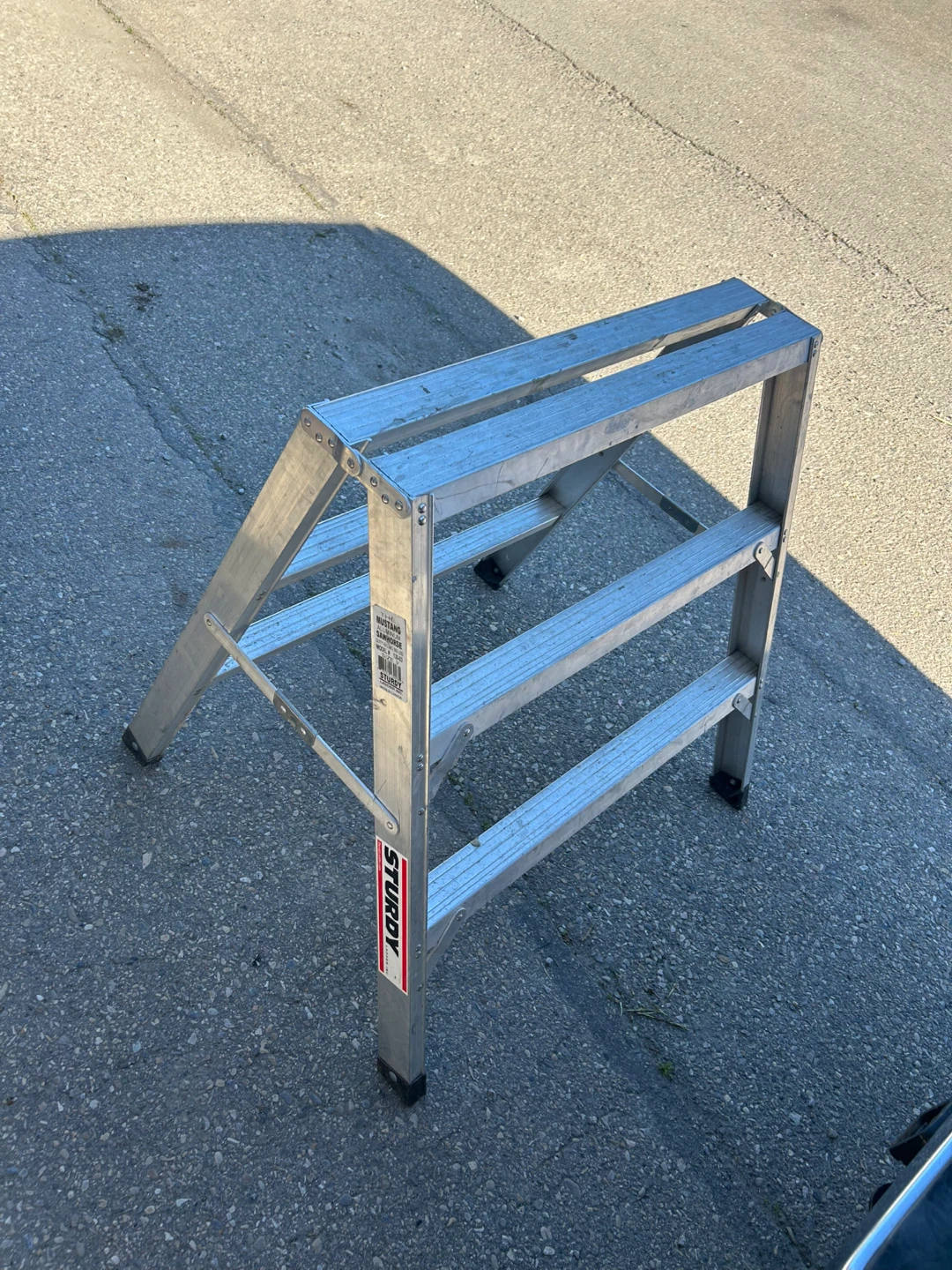 Sturdy 3’ Aluminum Sawhorse - photo 4