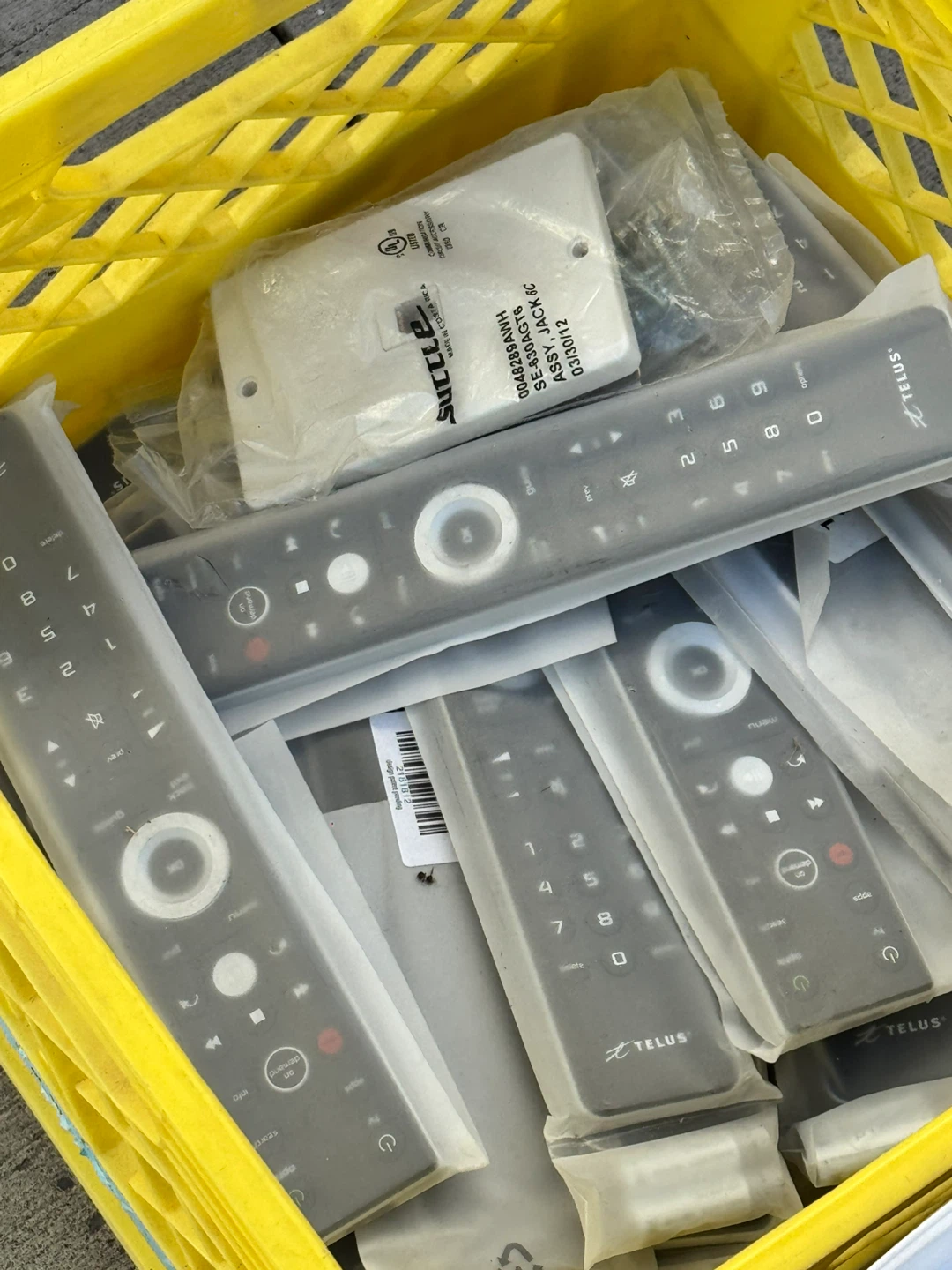 Telus Remote Controls - Universal remote - photo 2