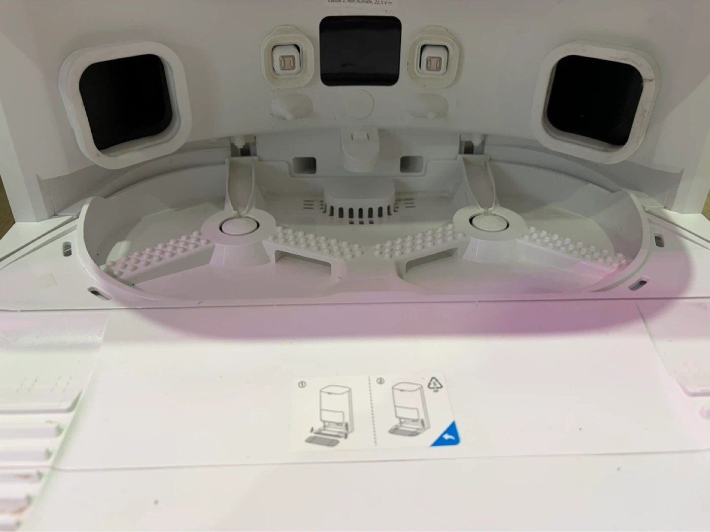 Dreame E30 Ultra Robot Vacuum & Mop – Like New - photo 4