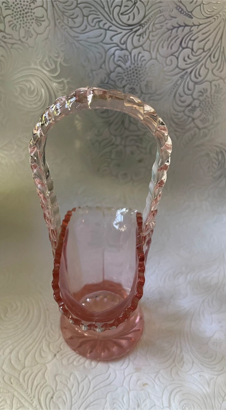 Cute Vintage Pink Pressed Glass Basket Vase Twisted Handle 6.5” - photo 3
