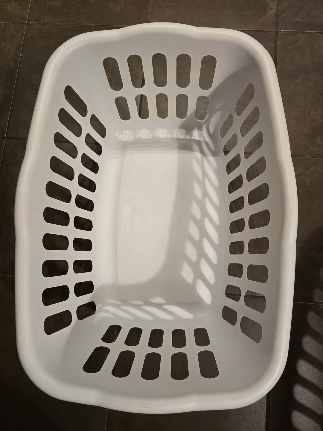 White Plastic Laundry Basket - photo 2
