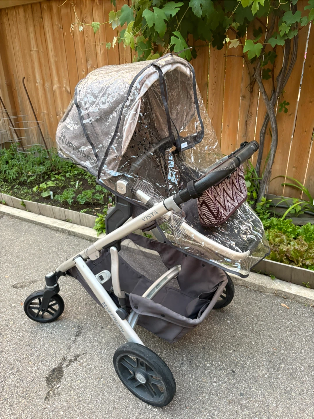 UPPAbaby Vista 2018 Stroller with bassinet, accessories. - photo 5