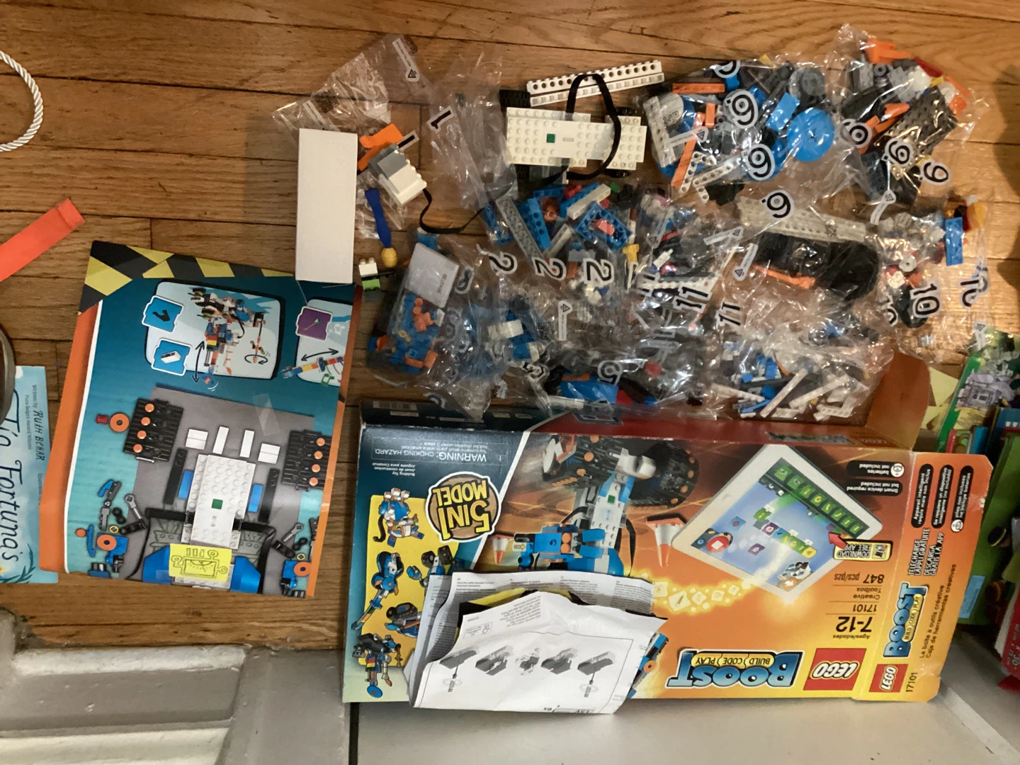 As is should have most LEGO BOOST Creative Toolbox 17101 Set - photo 4